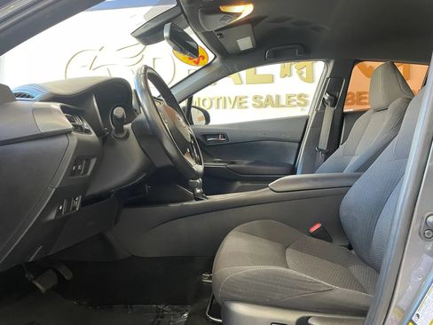 Used 2018 Toyota C-HR XLE FWD image 9