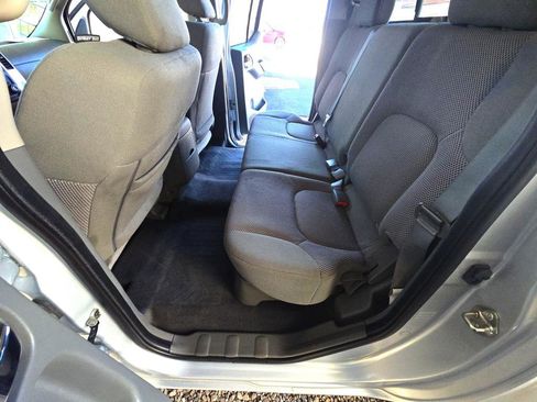 Used 2019 Nissan Frontier SV image 10