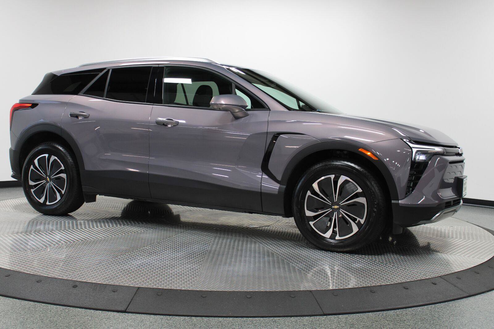 Certified 2024 Chevrolet Blazer EV LT AWD/4WD image 15