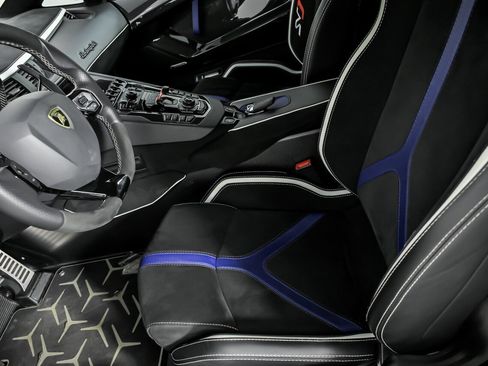 Used 2019 Lamborghini Aventador SVJ image 29