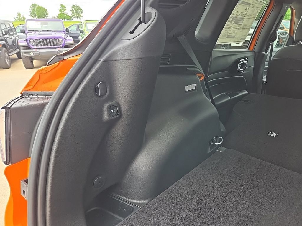 New 2026 Jeep Compass Latitude AWD/4WD image 84