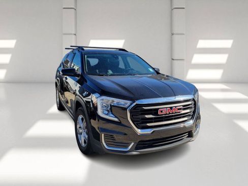 Used 2022 GMC Terrain SLE w/ Driver Convenience Package image 3