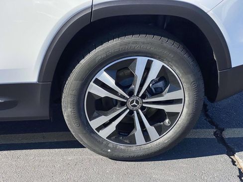 Certified 2025 Mercedes-Benz GLB 250 image 9