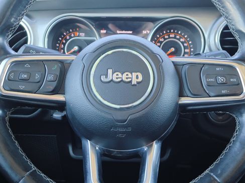 Used 2019 Jeep Wrangler Unlimited Sahara image 21
