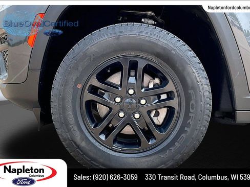 Used 2022 Jeep Grand Cherokee Laredo w/ Luxury Tech Group I AWD/4WD image 10