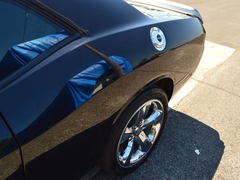 Used 2014 Dodge Challenger SXT Plus RWD image 4