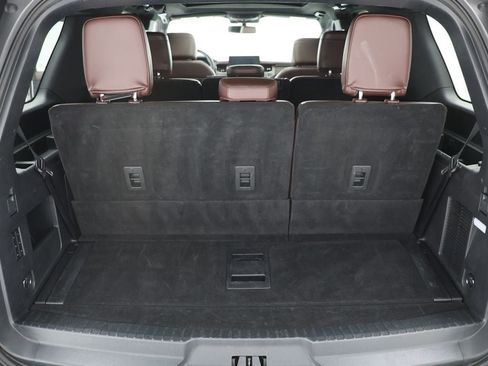 Used 2024 Ford Expedition Limited image 35