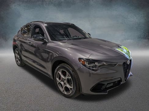 Used 2024 Alfa Romeo Stelvio Sprint AWD/4WD image 3