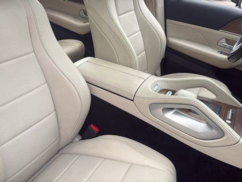 Used 2023 Mercedes-Benz GLS 450 4MATIC image 14