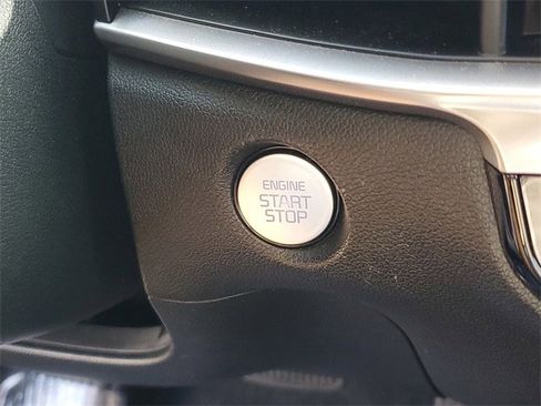 Used 2025 Kia Sorento LX image 27
