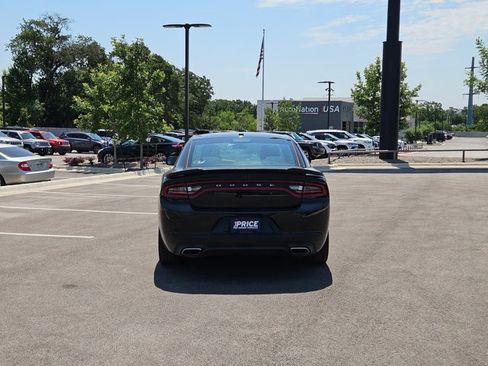 Used 2019 Dodge Charger SXT w/ Blacktop Package RWD image 4