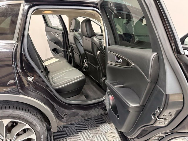 Used 2023 Lincoln Nautilus Reserve AWD/4WD image 26