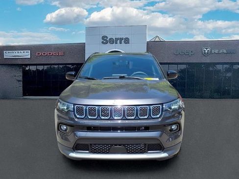 Used 2023 Jeep Compass Limited AWD/4WD image 2