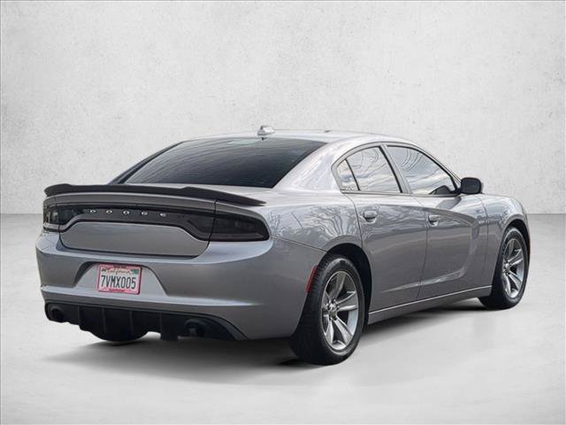 Used 2017 Dodge Charger SXT RWD image 5