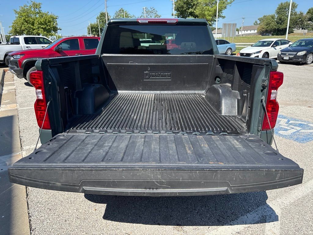 Used 2025 Chevrolet Silverado 1500 LT AWD/4WD image 15