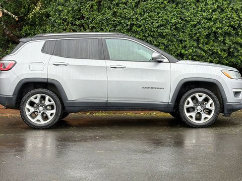 Used 2019 Jeep Compass Limited image 3
