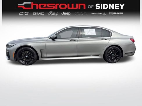 Used 2021 BMW 750i xDrive w/ Executive Package image 2