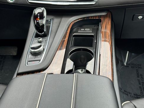 Used 2023 Cadillac Escalade Premium Luxury w/ Performance Package AWD/4WD image 18