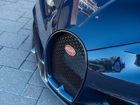 Used 2020 Bugatti Chiron image 10