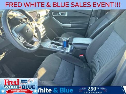 Used 2023 Ford Explorer XLT AWD/4WD image 10