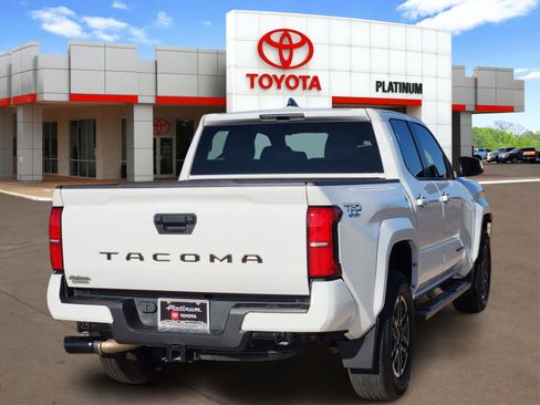 Used 2024 Toyota Tacoma TRD Sport image 4