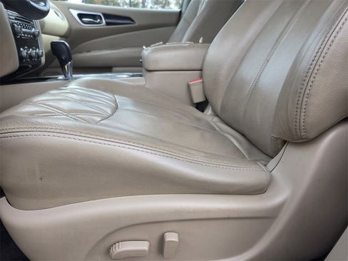 Used 2020 Nissan Pathfinder SV w/ Cargo Package image 12