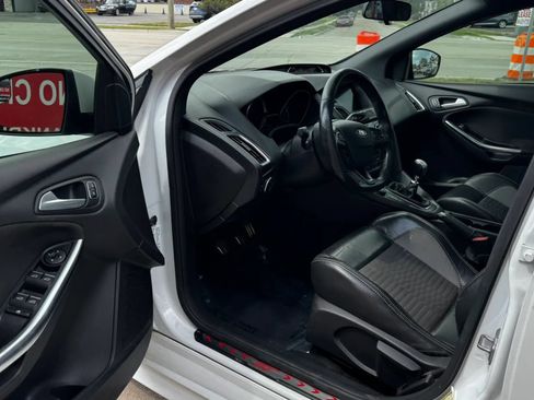 Used 2018 Ford Focus ST w/ Equipment Group 401A FWD image 11