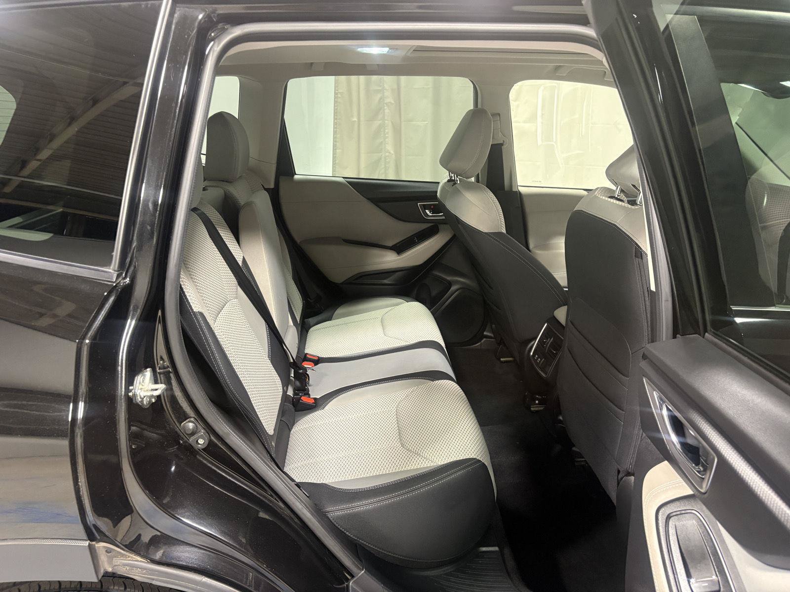 Used 2020 Subaru Forester Premium AWD/4WD image 10