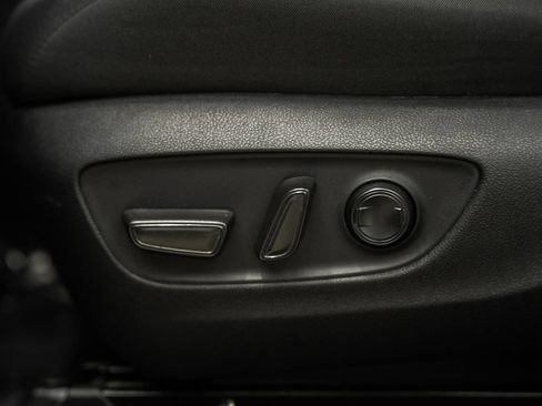Used 2025 Toyota RAV4 XLE AWD/4WD image 31