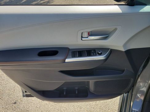 Used 2023 Toyota Sienna XSE FWD image 14