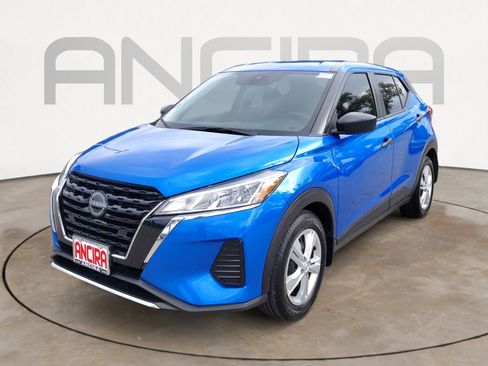Certified 2025 Nissan Kicks Play S FWD image 9