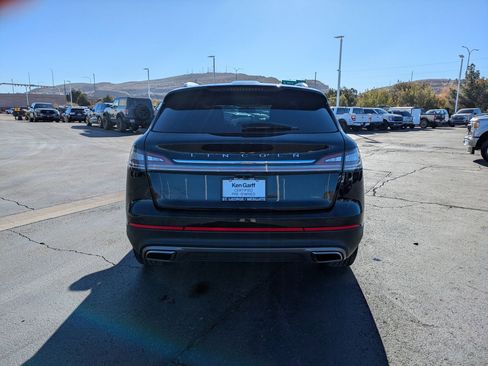 Used 2023 Lincoln Nautilus Standard w/ Premium Package image 5