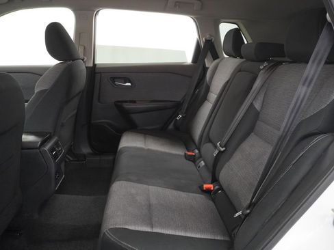 Used 2021 Nissan Rogue SV image 19