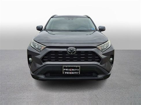 Used 2019 Toyota RAV4 XLE image 2