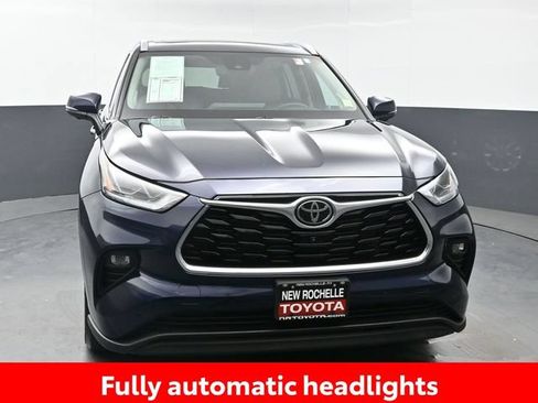 Certified 2024 Toyota Highlander Limited AWD/4WD image 11