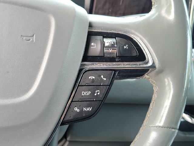Used 2018 Lincoln Navigator L Reserve AWD/4WD image 24