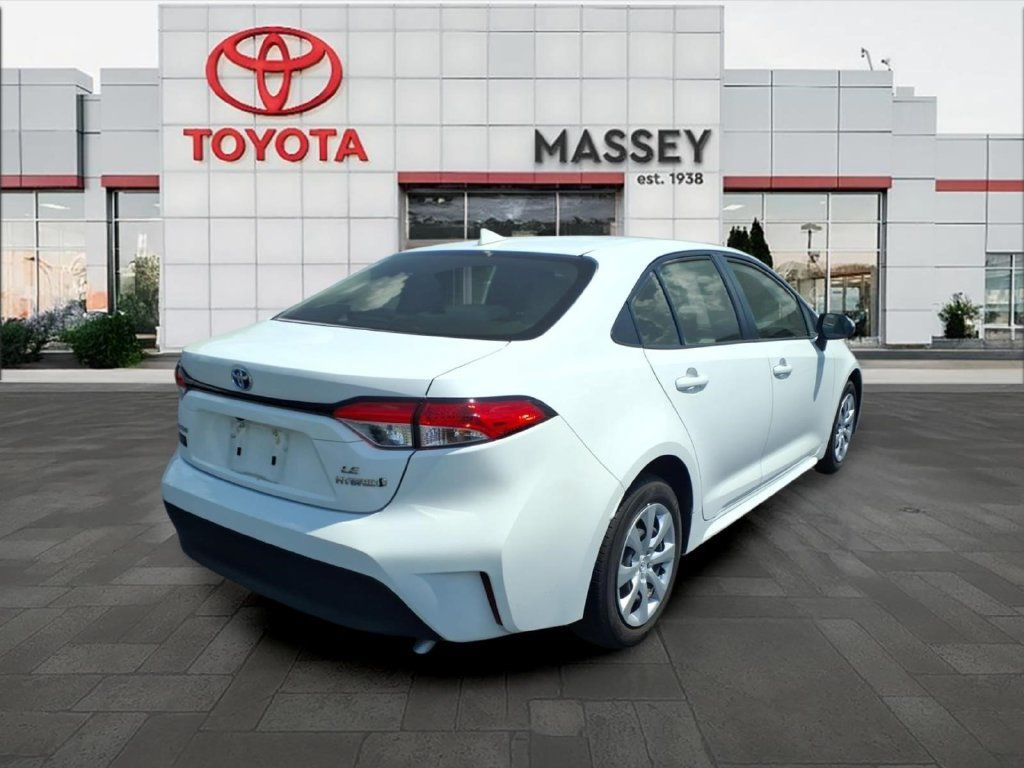 Used 2024 Toyota Corolla LE FWD image 3