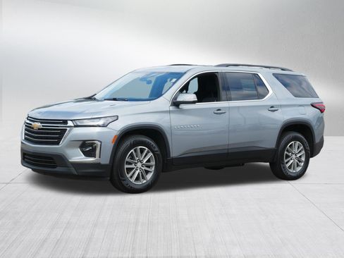 Used 2023 Chevrolet Traverse LT AWD/4WD image 3