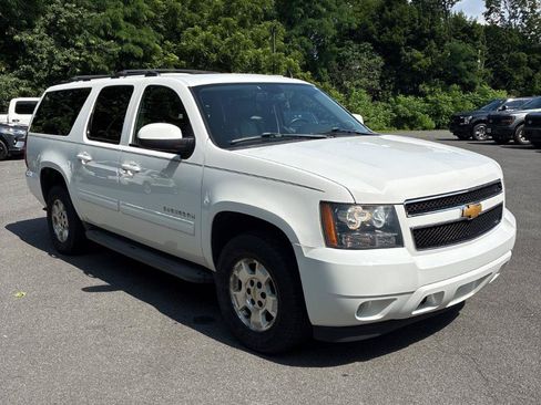 Used 2014 Chevrolet Suburban LS AWD/4WD image 2