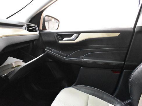 Used 2021 Ford Escape Titanium w/ Titanium Elite Package image 19