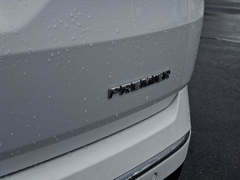 Used 2020 Chevrolet Traverse Premier AWD/4WD image 35