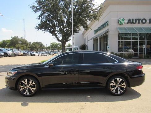 Used 2022 Volkswagen Passat 2.0T SE image 14