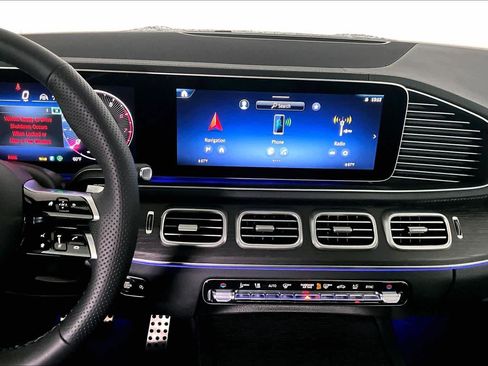 New 2026 Mercedes-Benz GLS 450 4MATIC image 9