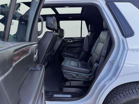 Used 2023 Chevrolet Tahoe Z71 w/ Luxury Package AWD/4WD image 33