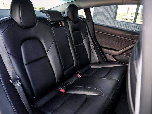 Used 2018 Tesla Model 3 Mid Range RWD image 31
