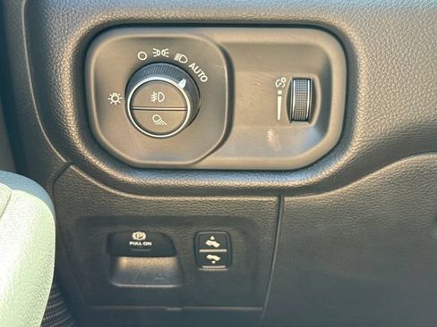 Used 2022 RAM 1500 Big Horn AWD/4WD image 34