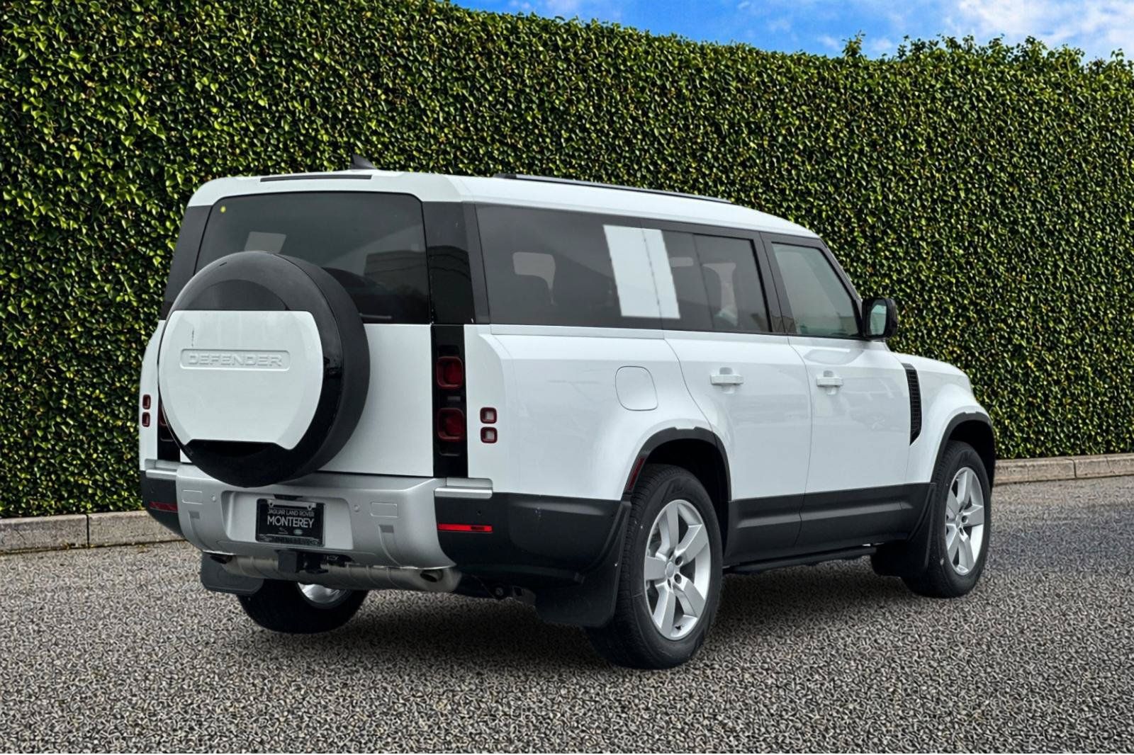 New 2025 Land Rover Defender 130 S AWD/4WD image 6