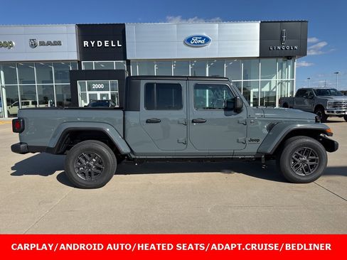 New 2025 Jeep Gladiator Sport image 2