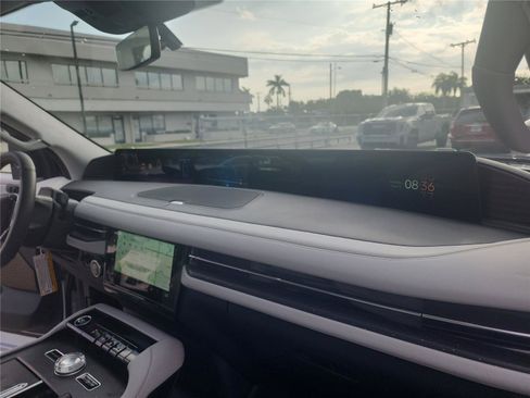New 2026 Lincoln Navigator Black Label w/ Black Label Special Edition AWD/4WD image 29