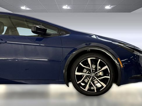 Used 2025 Toyota Prius XSE image 35